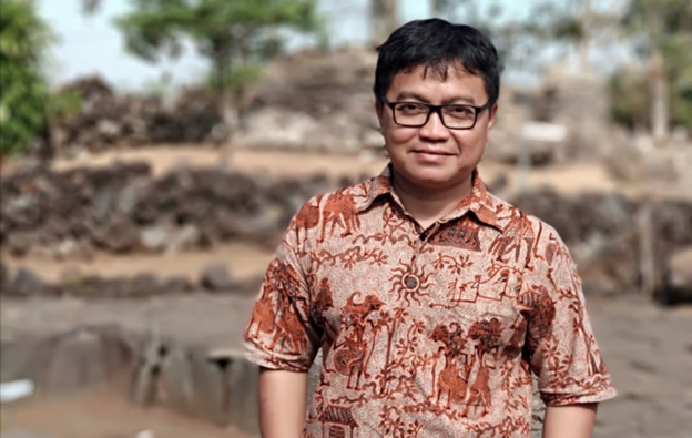 Dr. Toto Sugiarto
